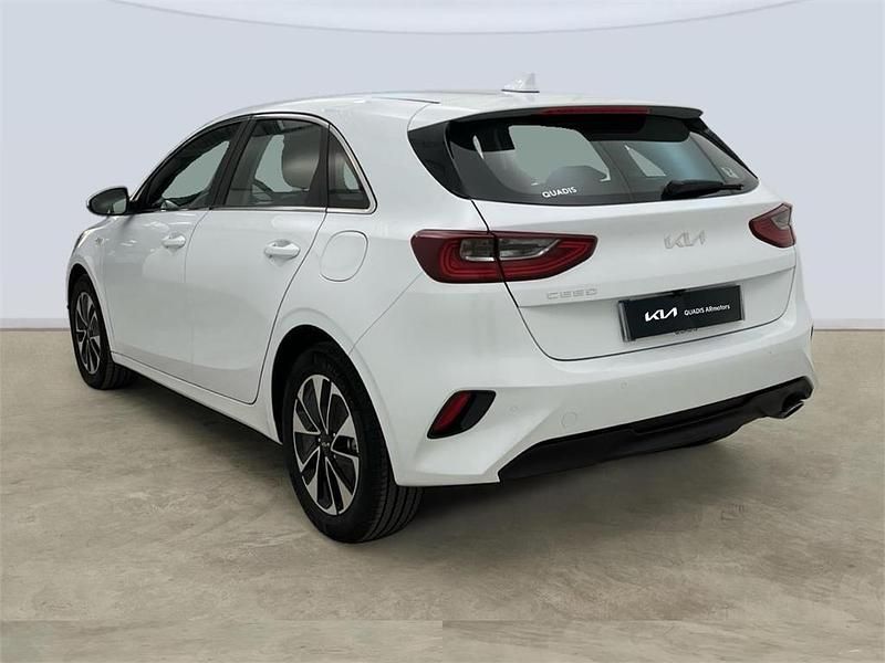 Nuevo Kia Ceed 101 CV (74 kW) 2025 Cassa white Utilitario