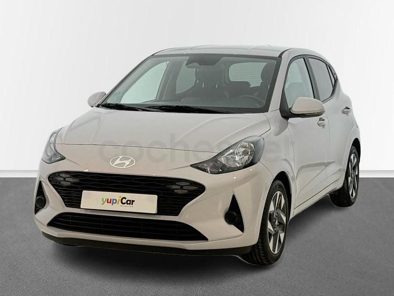 Usado Hyundai i10 63 CV (46 kW) 2025 Gris / plata Utilitario