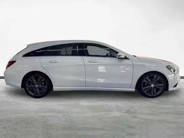 Usado Mercedes CLA180 122 CV (89 kW) 2015 Blanco Coupe