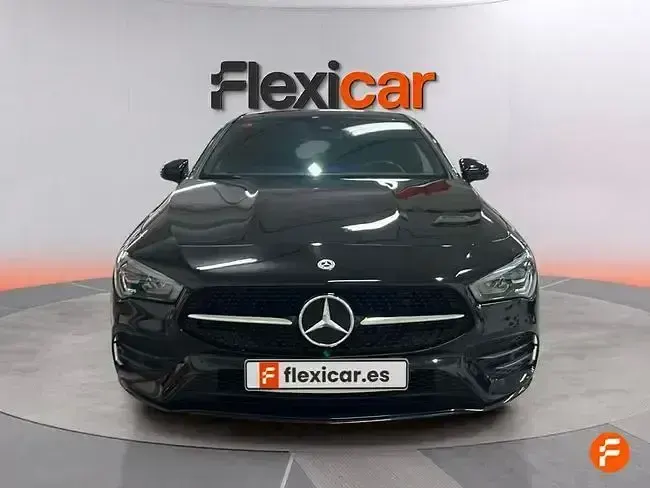 Usado Mercedes CLA200 Shooting Brake 150 CV (110 kW) 2021 Negro Familiar
