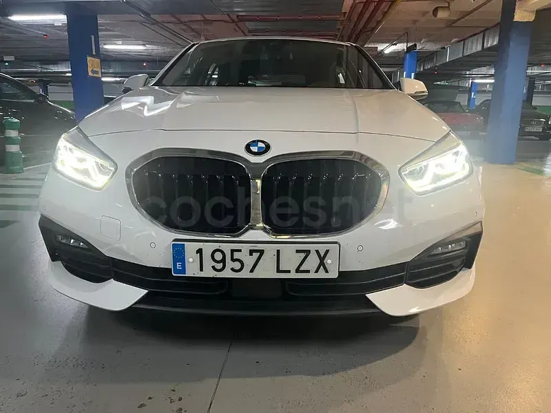 Usado BMW 118 Comfort Edition 136 CV (100 kW) 2022 Blanco Utilitario