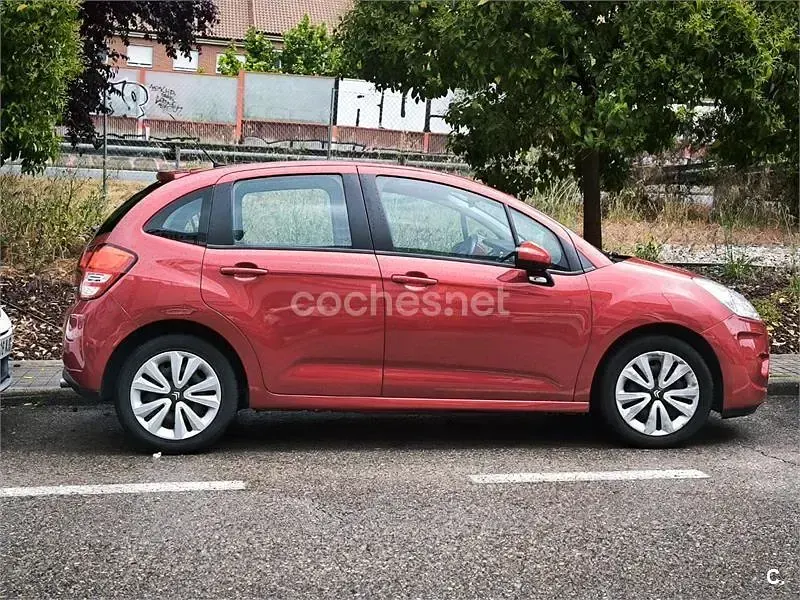 Usado Citroën C3 Tonic 68 CV (50 kW) 2013 Granate Berlina