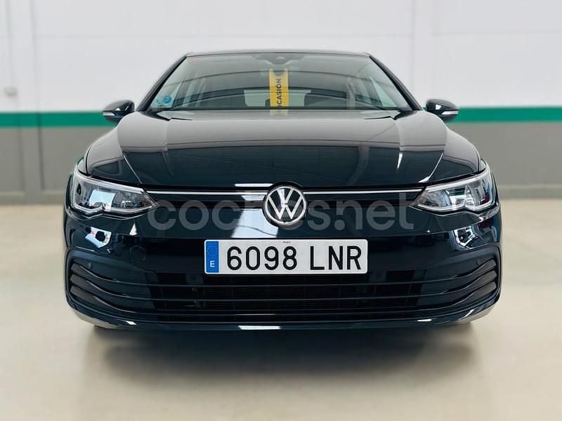 Usado VW Golf VIII Life 110 CV (80 kW) 2021 Negro Berlina