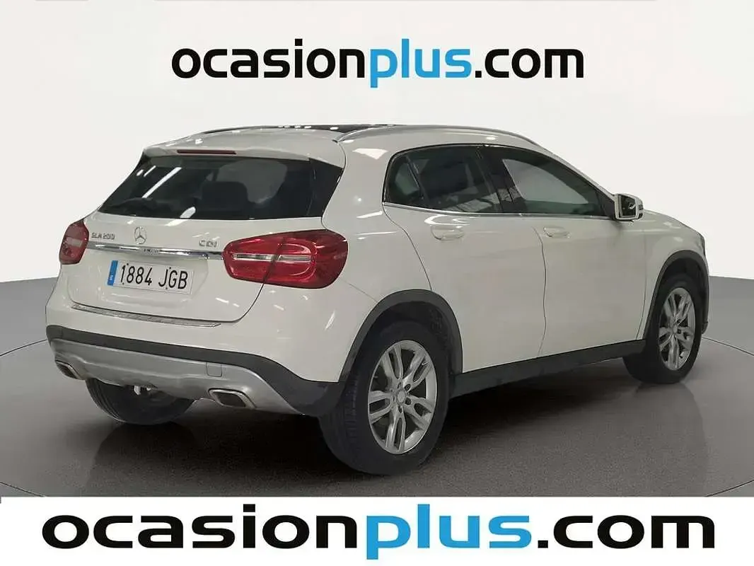 Usado Mercedes GLA200 Style 136 CV (100 kW) 2015 Blanco SUV