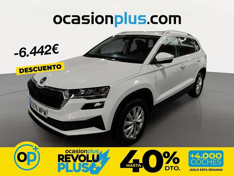 Usado Skoda Karoq Selection 115 CV (84 kW) 2024 Blanco SUV