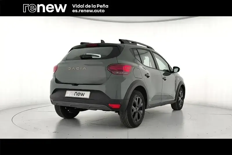 Usado Dacia Sandero Extreme 100 CV (73 kW) 2025 Verde Berlina