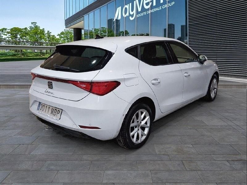Usado Seat Leon Style 116 CV (85 kW) 2022 Blanco Berlina
