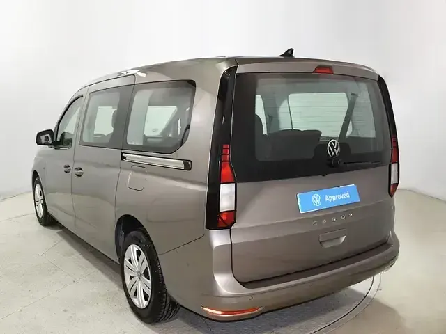Usado VW Caddy 102 CV (75 kW) 2025 Beige Monovolumen