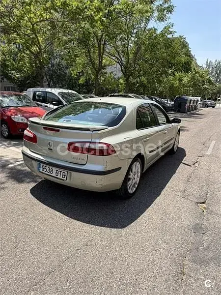 Usado Renault Laguna II Dynamique 140 CV (102 kW) 2002 Beige Berlina