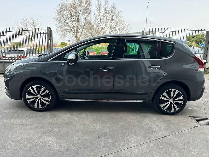 Usado Peugeot 3008 200 CV (147 kW) 2015 Gris / plata Familiar