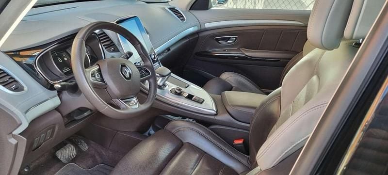 Usado Renault Espace Initiale 160 CV (117 kW) 2015 Negro Monovolumen