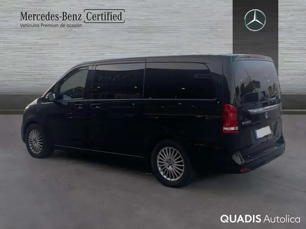 Usado Mercedes EQV300 150 kW (204 CV) 2024 Negro Monovolumen