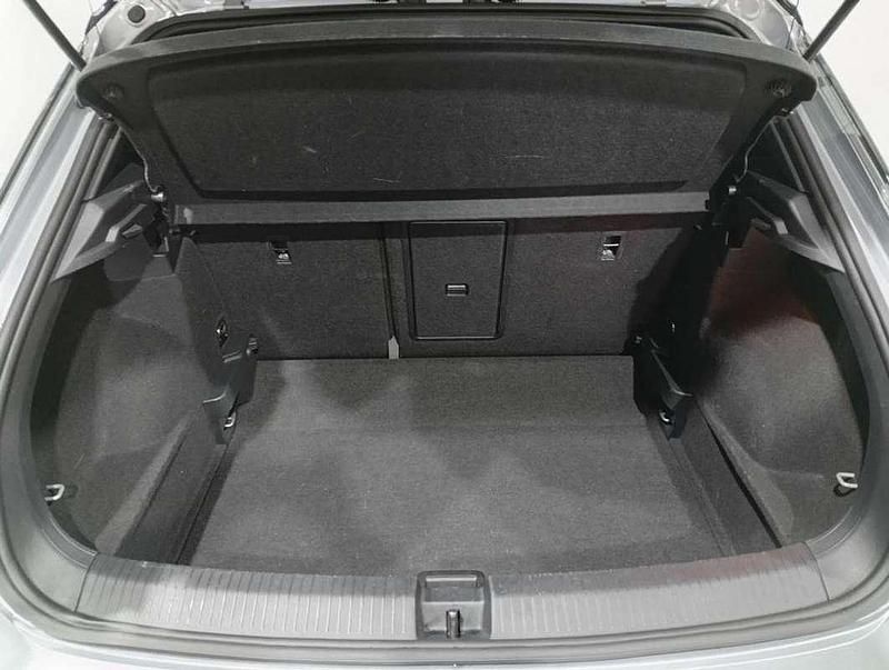 Usado VW T-Roc R-line 150 CV (110 kW) 2022 Plateado SUV