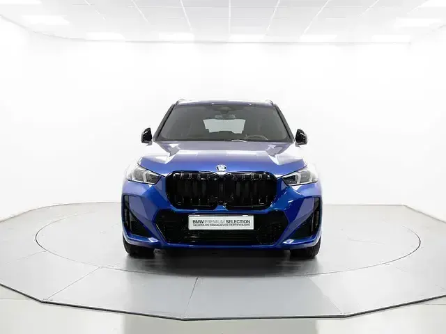 Käytetty BMW X1 Comfort Edition 150 HP (110 kW) 2024 Sininen Katumaasturi