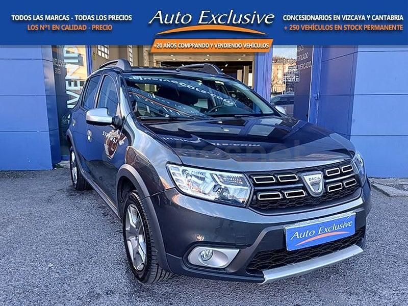 Usado Dacia Sandero Essentiel 90 CV (66 kW) 2020 Gris / plata Berlina
