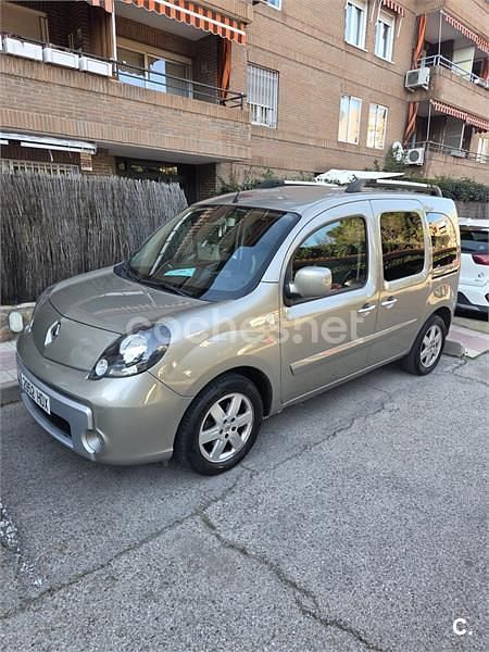 Usado Renault Kangoo Dynamique 110 CV (80 kW) 2011 Gris / plata Monovolumen