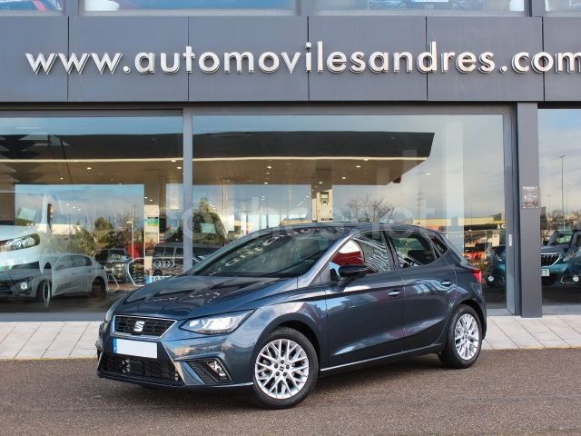 Gris / plata Usado 2023 Seat Ibiza FR Berlina | 17.900 € (Precio justo) - Imagen 1/4