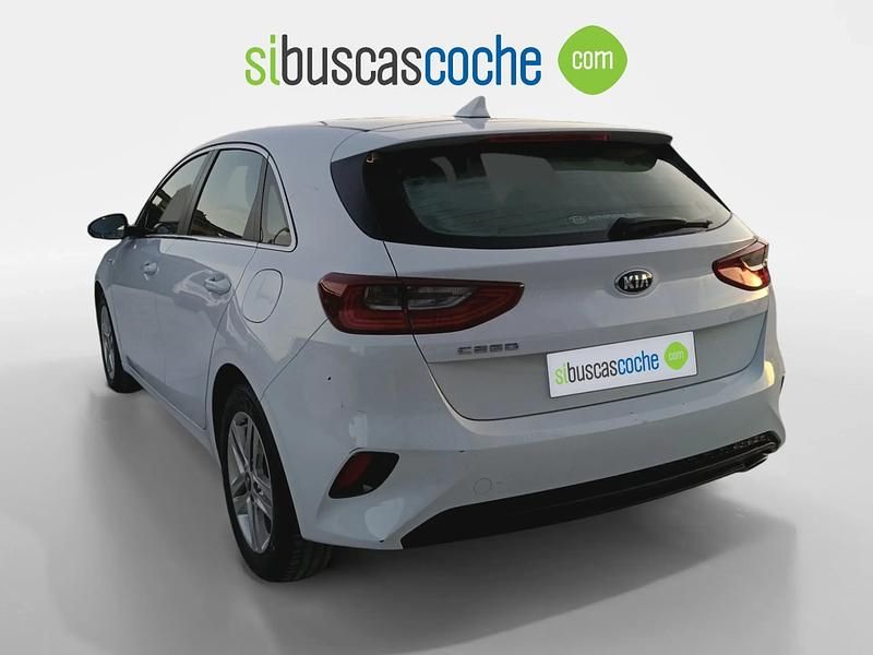 Usado Kia Ceed 120 CV (88 kW) 2021 Blanco Utilitario