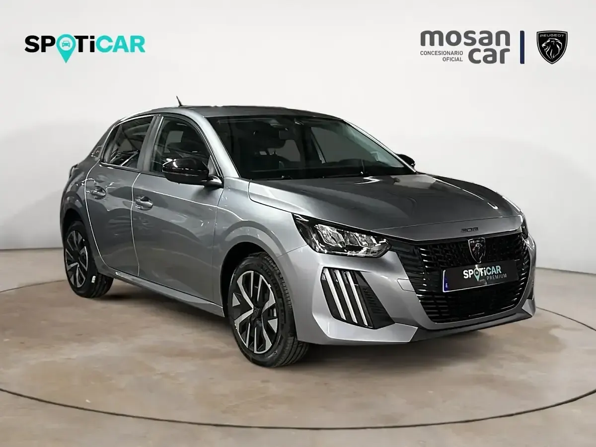 Usado Peugeot 208 Style 100 CV (73 kW) 2025 Gris Utilitario