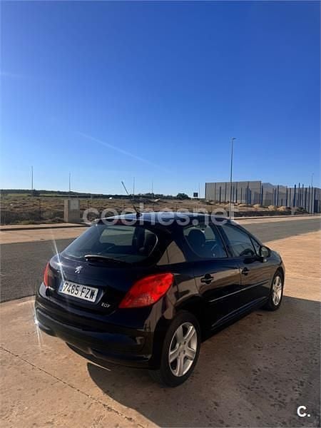 Usado Peugeot 207 Premium 90 CV (66 kW) 2008 Negro Berlina