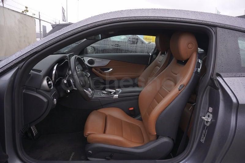 Usado Mercedes C300 245 CV (180 kW) 2018 Gris / plata Coupe