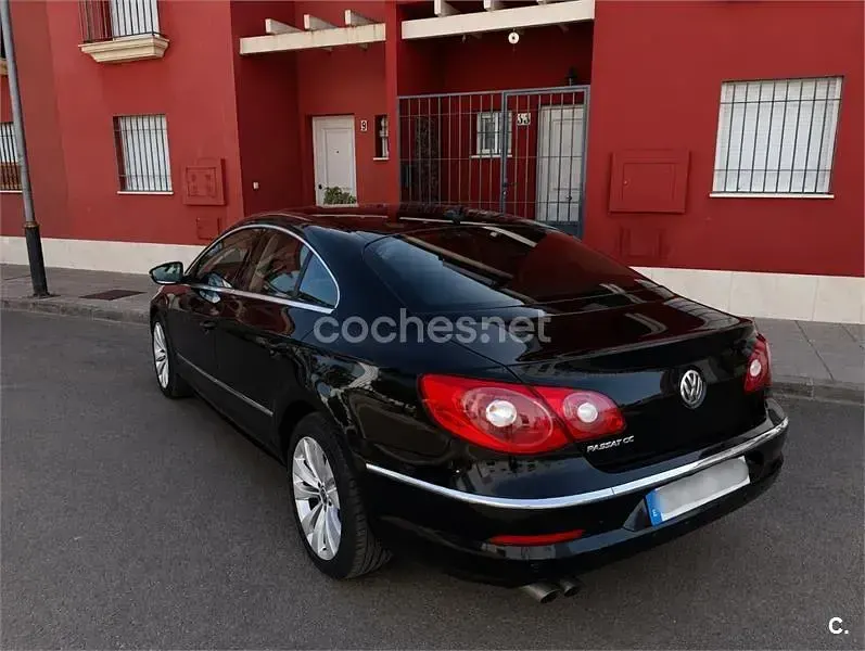 Usado VW Passat 140 CV (102 kW) 2010 Negro Berlina