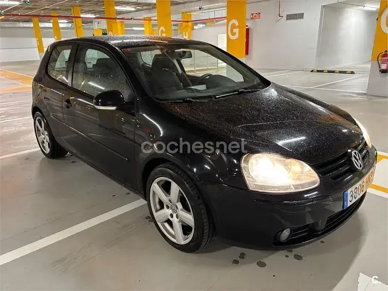 Usado VW Golf V Highline 140 CV (102 kW) 2007 Negro Berlina