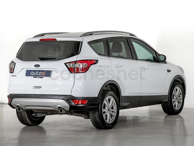 Usado Ford Kuga Trend 120 CV (88 kW) 2019 Blanco SUV