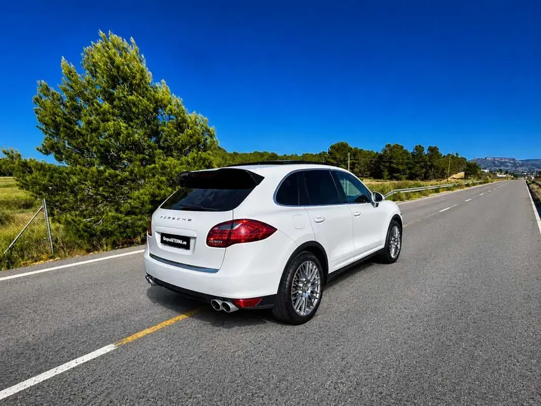 Usado Porsche Cayenne Turbo 500 CV (367 kW) 2013 Blanco SUV