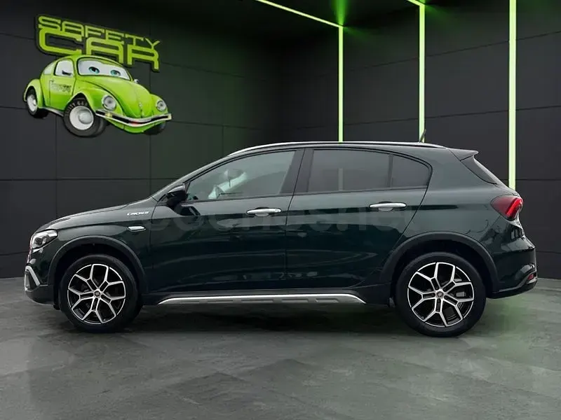 Usado Fiat Tipo Cross 100 CV (73 kW) 2022 Verde Berlina