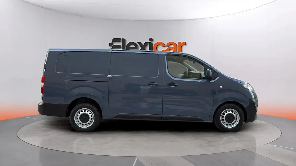 Usado Opel Vivaro 102 CV (75 kW) 2021 Azul Monovolumen