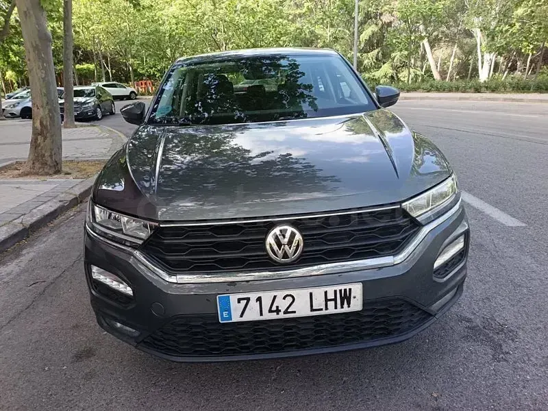 Usado VW T-Roc Edition 115 CV (84 kW) 2020 Gris / plata SUV