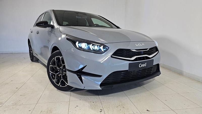 Blanco Nuevo 2025 Kia Ceed Style Utilitario | 24.500 € (Un poco caro) - Imagen 1/4