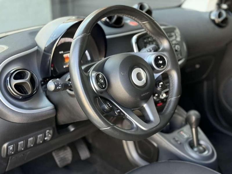 Usado Smart ForTwo Coupé Passion 90 CV (66 kW) 2018 Blanco Coupe