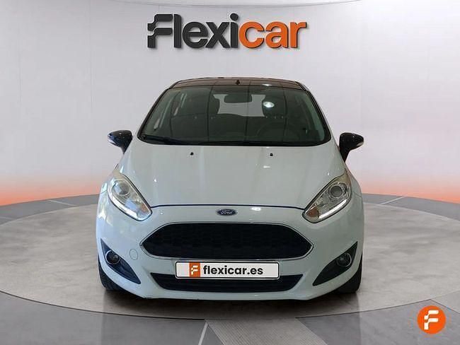 Usado Ford Fiesta Trend 95 CV (69 kW) 2017 Blanco Utilitario