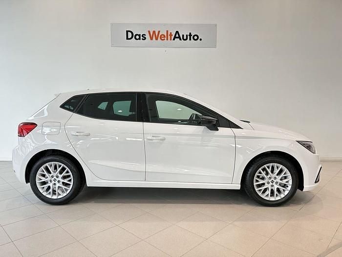 Usado Seat Ibiza FR 115 CV (84 kW) 2025 Blanco Utilitario
