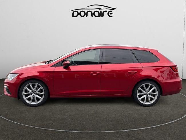 Usado Seat Leon FR 150 CV (110 kW) 2019 Rojo Familiar