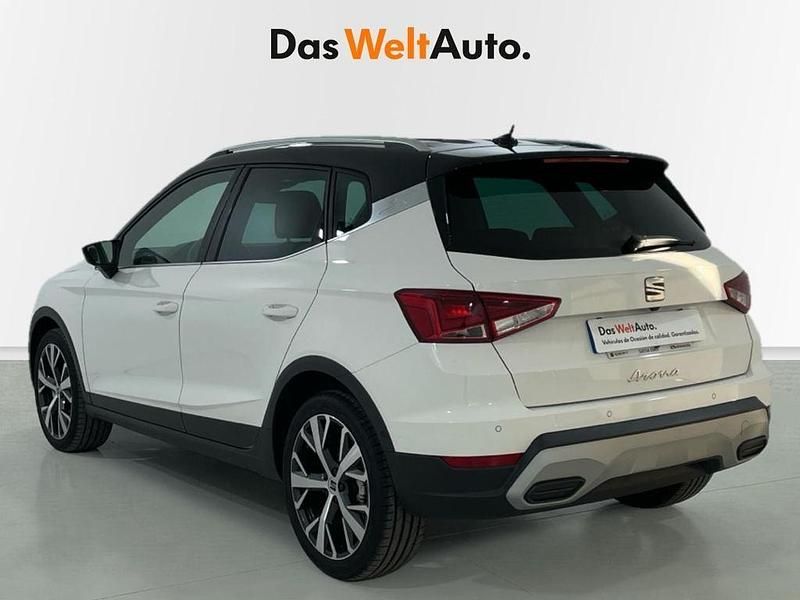 Usado Seat Arona Xperience 110 CV (80 kW) 2022 Blanco SUV