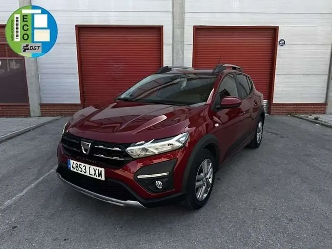 Usado Dacia Sandero Essentiel 101 CV (74 kW) 2022 Rojo Utilitario