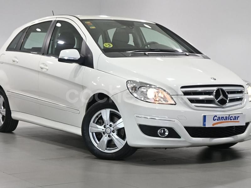 Usado Mercedes B200 140 CV (102 kW) 2010 Blanco Monovolumen