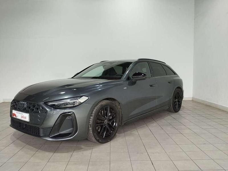 Usado Audi A5 204 CV (150 kW) 2025 Gris Familiar