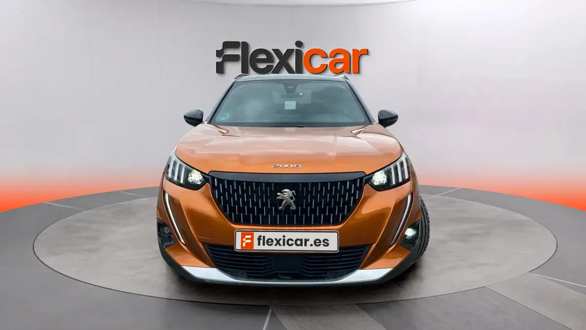 Usado Peugeot 2008 GT-line 131 CV (96 kW) 2020 Naranja SUV
