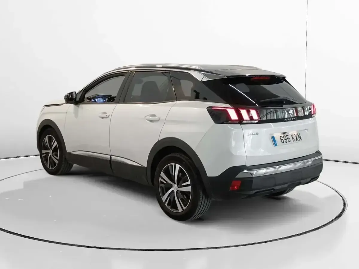 Usado Peugeot 3008 Allure 131 CV (96 kW) 2019 Blanco SUV