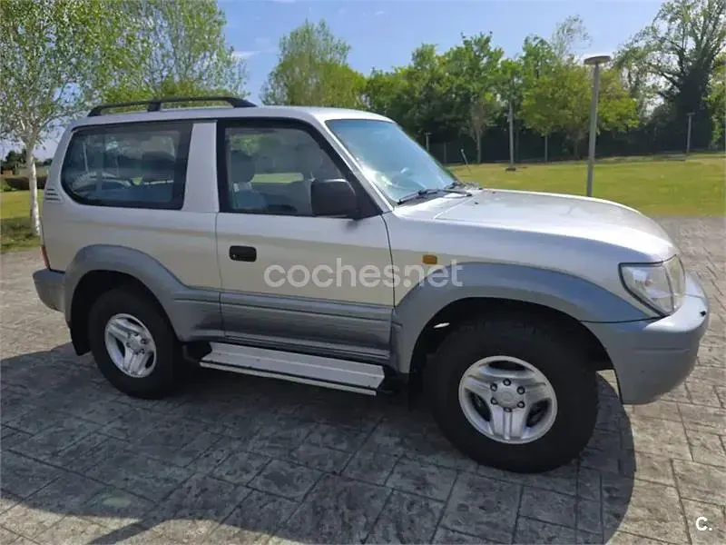 Usado Toyota Land Cruiser 163 CV (119 kW) 2001 Gris / plata SUV