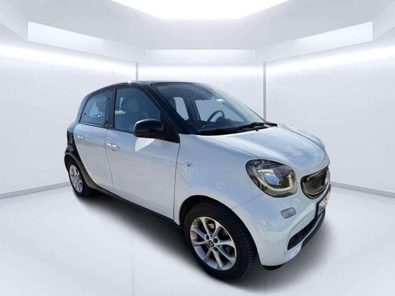 Usado Smart ForFour Passion 90 CV (66 kW) 2015 Blanco Utilitario