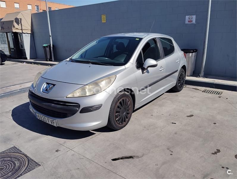 Usado Peugeot 207 70 CV (51 kW) 2007 Gris / plata Berlina
