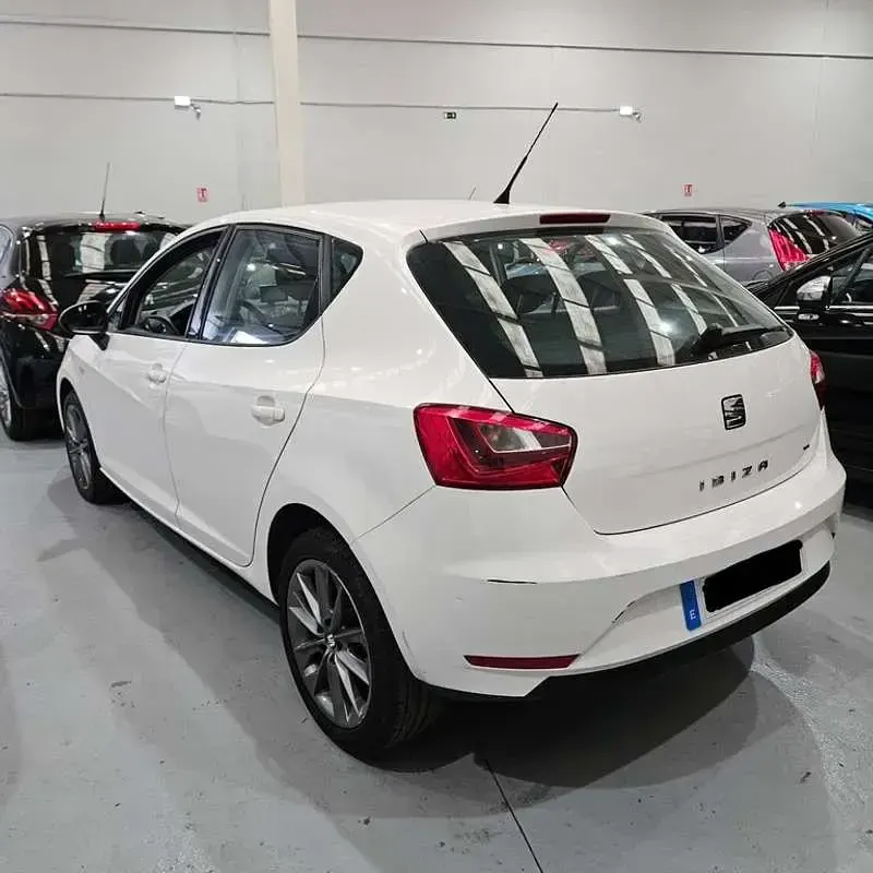 Usado Seat Ibiza Style 90 CV (66 kW) 2014 Blanco Utilitario