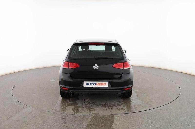 Usado VW Golf VII Advance 105 CV (77 kW) 2014 Negro Berlina