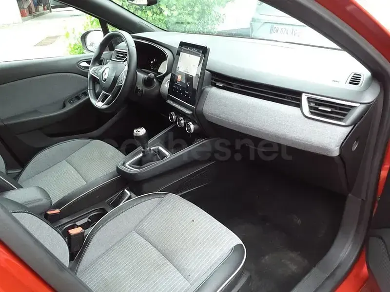 Usado Renault Clio V Techno 90 CV (66 kW) 2024 Rojo Berlina