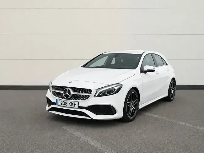 Usado Mercedes A200 AMG line 136 CV (100 kW) 2018 Blanco Berlina